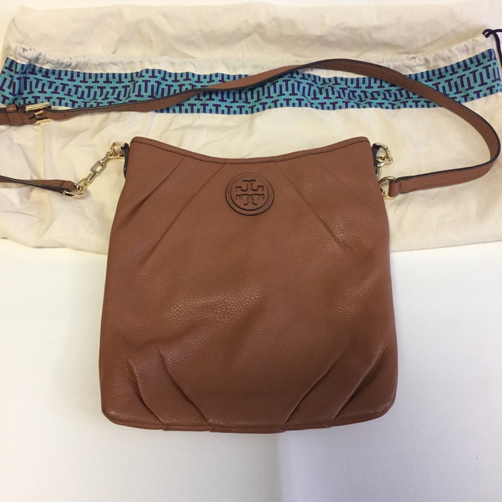 Tory Burch Cross Body Purse with storage bag! EUC